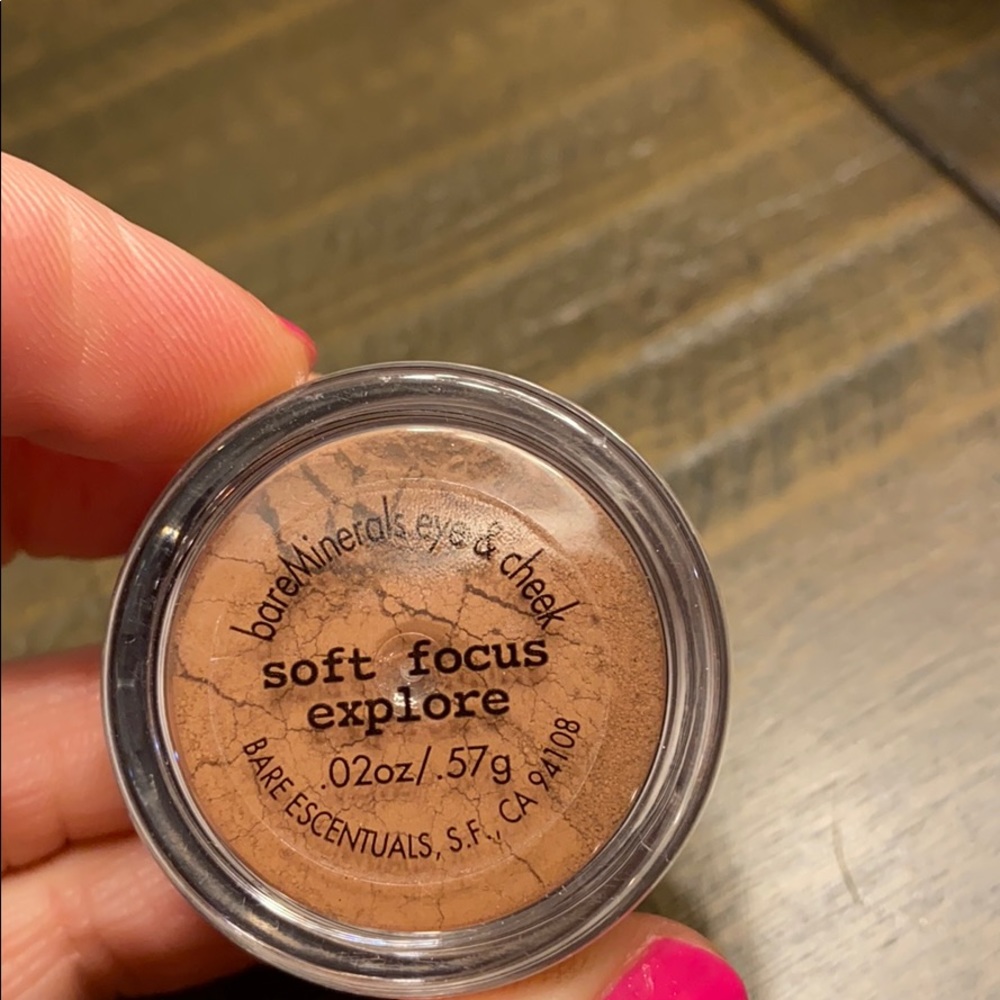 Bare Minerals soft focus eye and cheek color